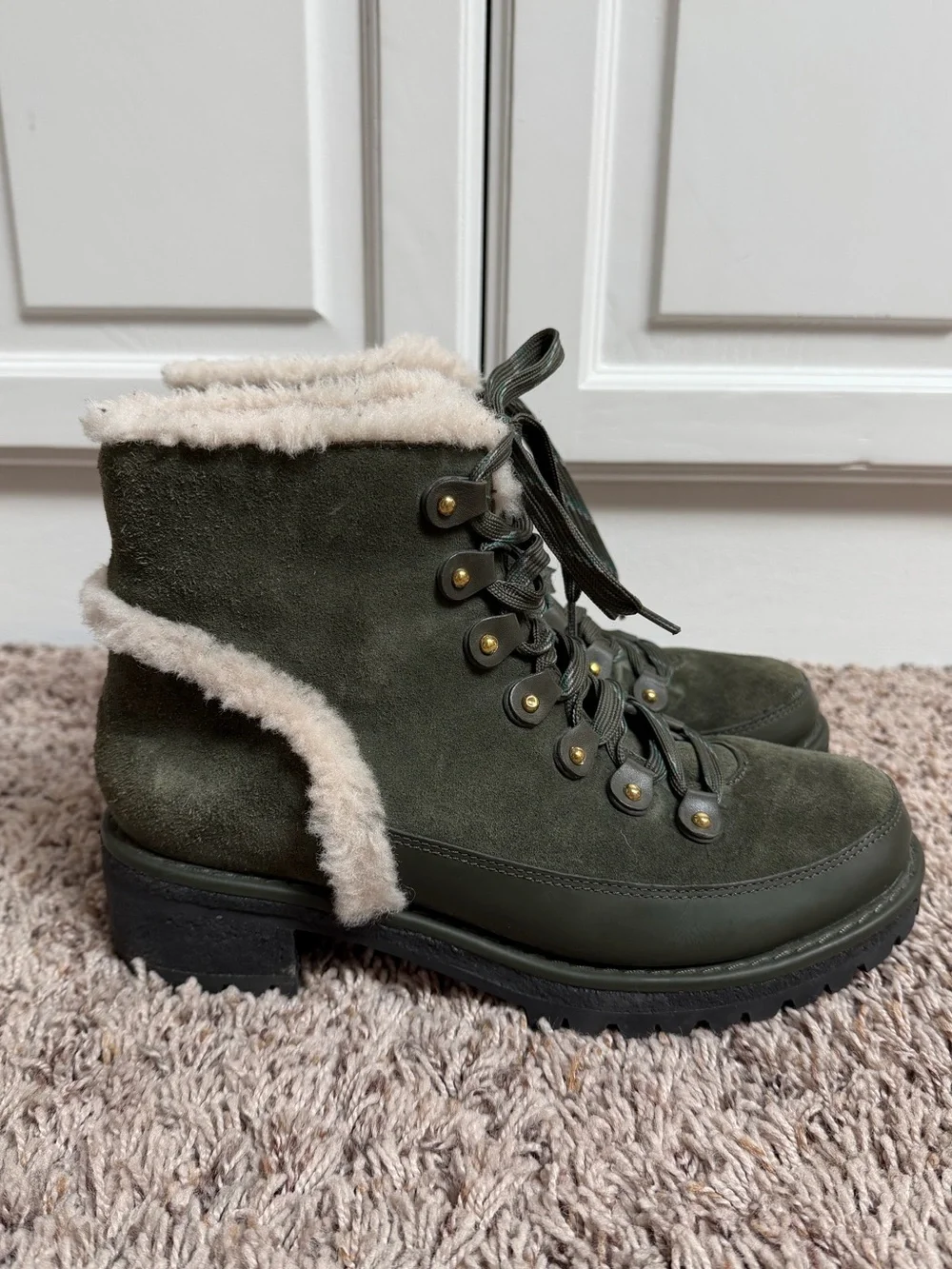 Tory Burch Cooper Shearling Lug Sole Boots in Forest Green Suede Size 8.5